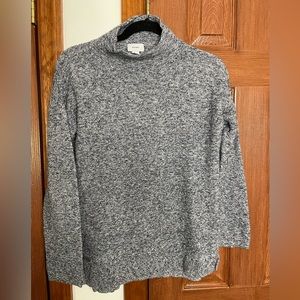 Cozy mock neck sweater size medium
